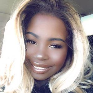 Meet your Posher, Gloria